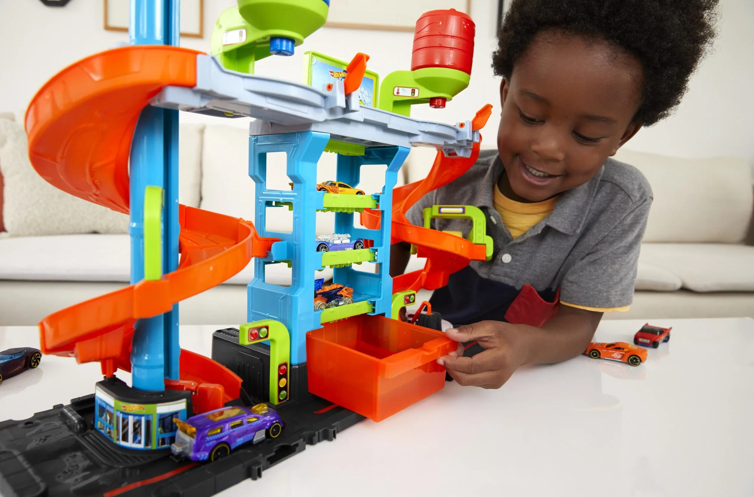 Mattel Hot Wheels Mega Πλυντήριο Χρωμοκεραυνών (HDP05) 4 Mattel Hot Wheels Mega Πλυντήριο Χρωμοκεραυνών (HDP05) - Image 4