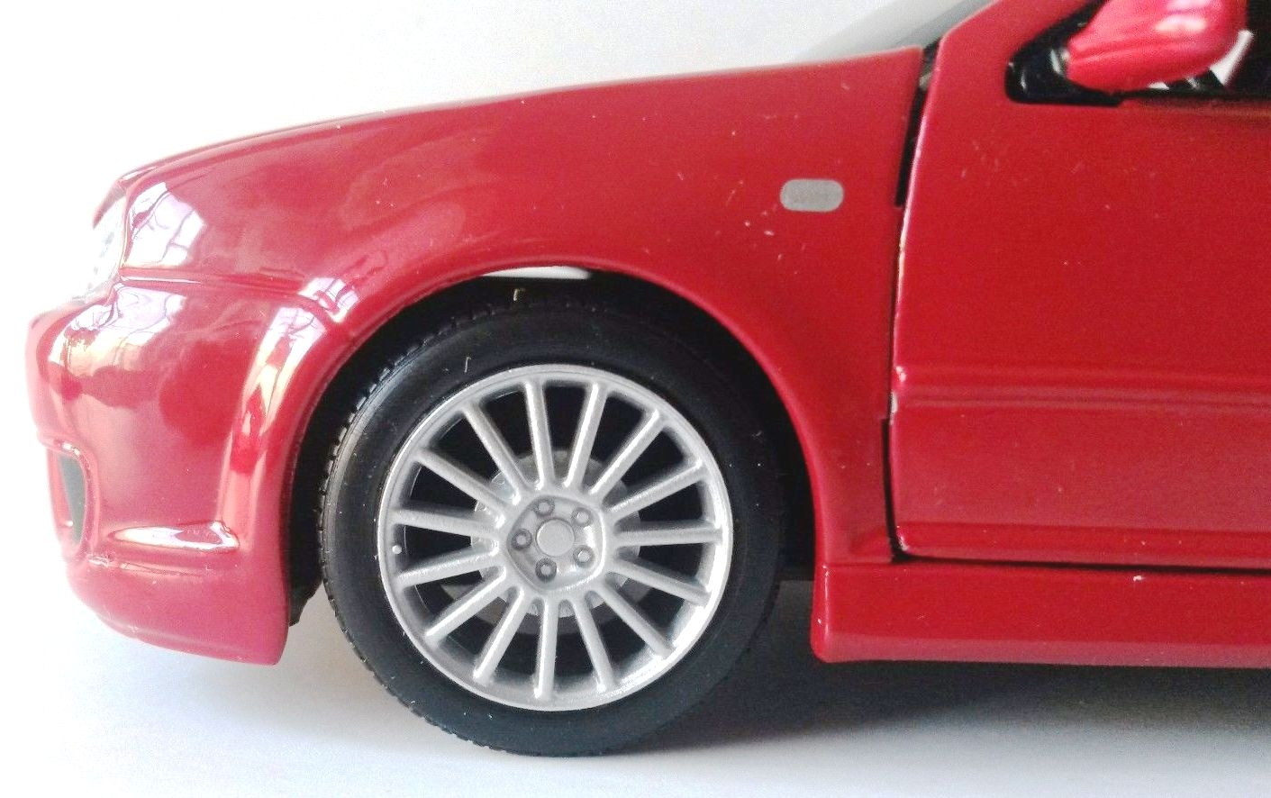 Maisto Special Edition – Volkswagen Golf R32 Κλιμακας 1:24 (31290) 3 Maisto Special Edition – Volkswagen Golf R32 Κλιμακας 1:24 (31290) - Image 3