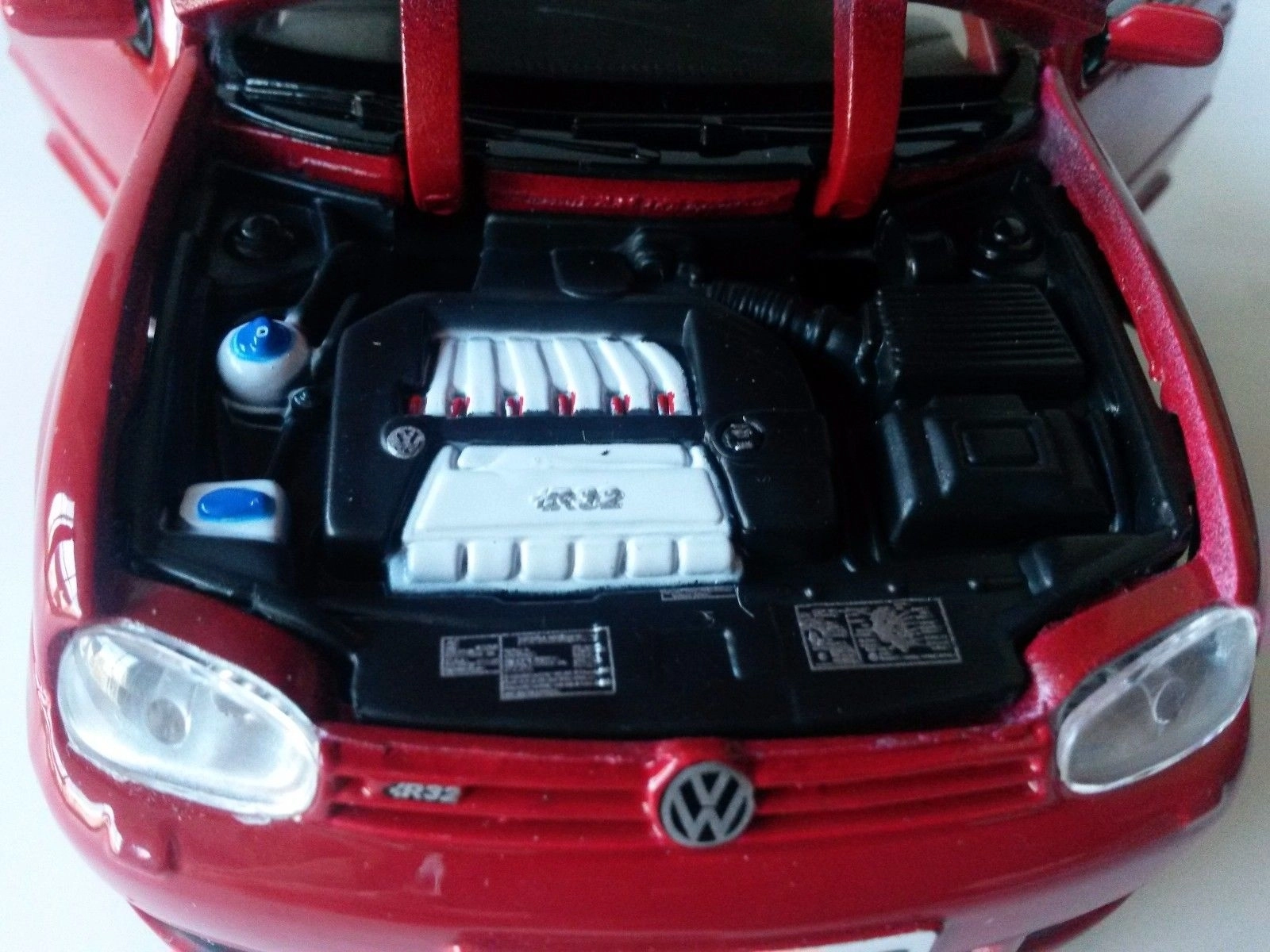 Maisto Special Edition – Volkswagen Golf R32 Κλιμακας 1:24 (31290) 4 Maisto Special Edition – Volkswagen Golf R32 Κλιμακας 1:24 (31290) - Image 4